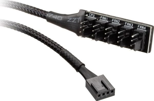 Akasa FLEXA FP5H - Viftestrømsplitter - 4-pins PWM (hunn) til 4-pins PWM (hann) - 12 V - 2 A - 30 cm - svart