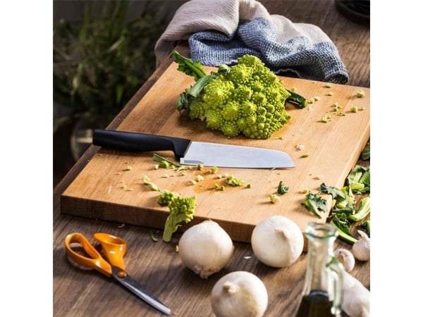 Santoku-kniv med hard kant