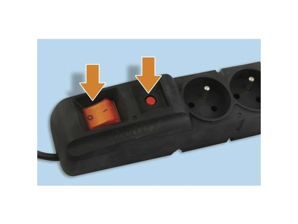 Emos 1909050153, 5 AC-pistorasia(a), 250 V, 50 Hz, 10 A, Musta, 25 ms