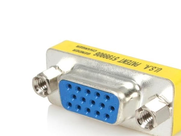 StarTech Slimline VGA HD15 Gender Changer - F/F - HD15 gender changer - VGA coupler - VGA gender changer (GC15HSF) - VGA-hann-hunnveksler - HD-15 (...