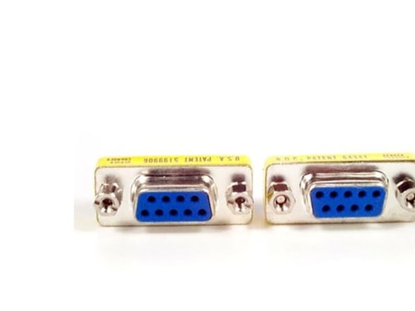 StarTech Slimline DB9 Serial Gender Changer - F/F - Serial gender changer - DB-9 (F) to DB-9 (F) - GC9SF - Seriell hann-hunnveksler - DB-9 (hunn) t...