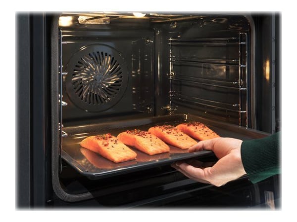 Electrolux SteamBoost 800 EOB8S39WZ - Uuni - höyrytoiminnolla - sisäänrakennettu - Wi-Fi - markkinarako - leveys: 56 cm - syvyys: 55 cm - korkeus: ...