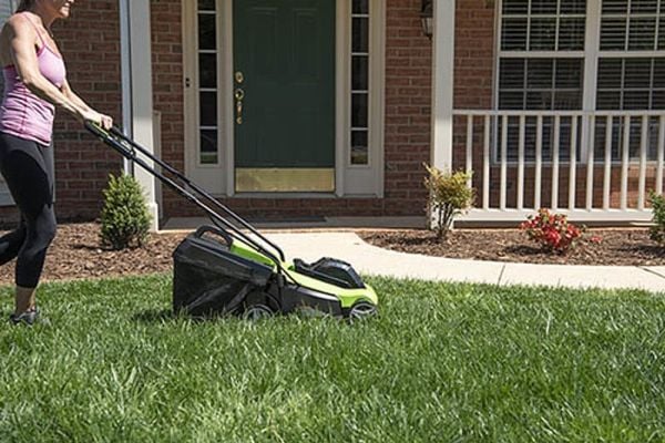 Greenworks 2516107, Gressklipper som man spaserer bak, 520 m², 33 cm, 2,5 cm, 7,5 cm, 260 m²