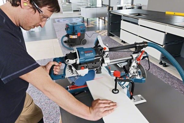 Bosch GCM 8 SDE Skärmaskin/såg med avgasuttag