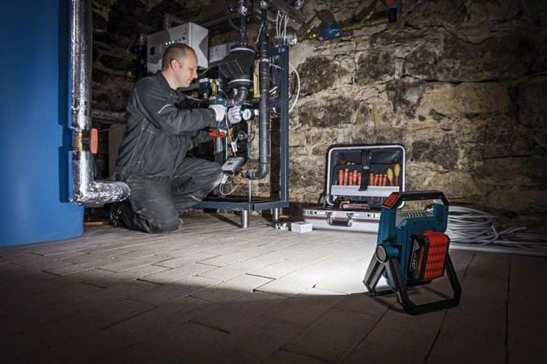 Blå Bosch 18V lygte gli 1900 solo - SOLO