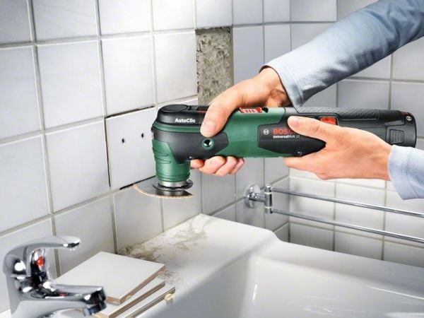Bosch AKKUMULTIVÆRKTØJSÆT UNIVERSALMULTI 12