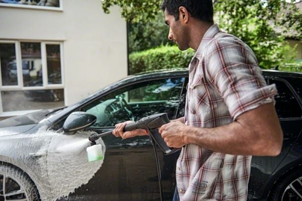 Bosch Högtryckstvätt UNIVERSAL AQUATAK 125