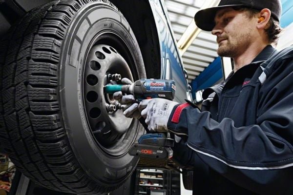 Bosch STARTERSÆT 18V 2X4AH PROCORE M/GAL18V-40