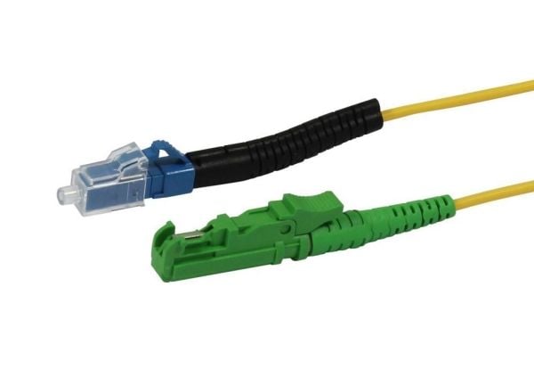 LWL1FaserPatchk 15mtrLCLSHE2000APC 9125u OS2 G657A2 AD2mm LC hat flexible Knickschutztülle Synergy21