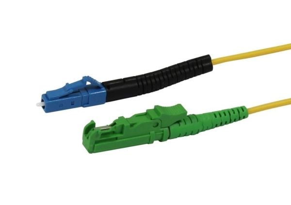LWL1FaserPatchk 15mtrLCLSHE2000APC 9125u OS2 G657A2 AD2mm LC hat flexible Knickschutztülle Synergy21