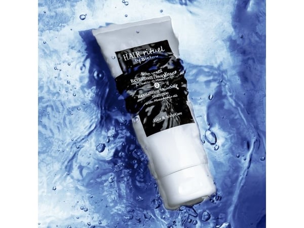 Sisley Hair Rituel Revitalizing Smoothing Shampoo With Macadamia Oil smoothing shampoo 200ml