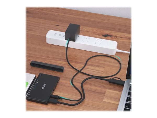 Unitek SolidForce+ - Lagringspakke - 2,5" / 3,5" delt, M.2 - SATA 6Gb/s / PCIe 3.0 x2 (NVMe) - USB 3.2 (Gen 2) - svart