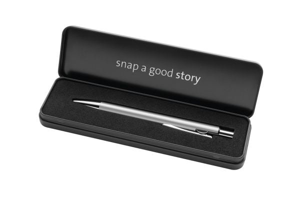 Pelikan Kugelschreiber Snap Metalic K10 Silber im Etui, Klips, Uttrykkbar kulepenn med hengefeste, Blå, 1 stykker, Medium