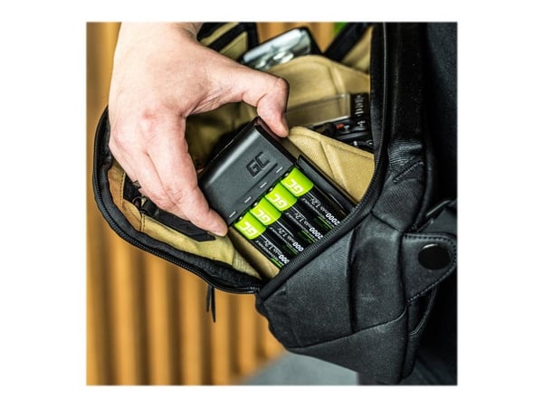 Green Cell VitalCharger - Batterilader - 4 x batterier lader - 0.5 watt - svart - med 2 x AA NiMH 2000 mAh rechargeable batteries and 2 x AAA NiMH ...