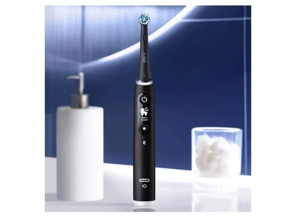 Oral-B iO 6, Aikuinen, Pyörivä hammasharja, Päivittäinen käyttö, Ienhoito, Herkkä, Valkaisu, Musta, Vaaleanpunainen, 2 min, Pyöreä