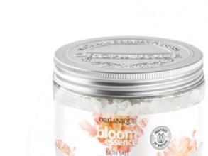 Avkopplande badsalt Bloom Essence (Bath Salt) 600 g