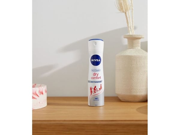 NIVEA Dry Comfort, Kvinder, Antiperspirantti, Suihku deodorantti, Spray, 200 ml, 48 t