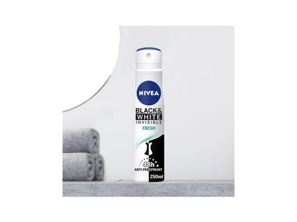 Nivea Black & White Invisible Fresh Deodorant Spray 200ml