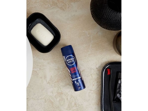 Nivea Dry Impact antiperspirant deodorantspray 200 ml