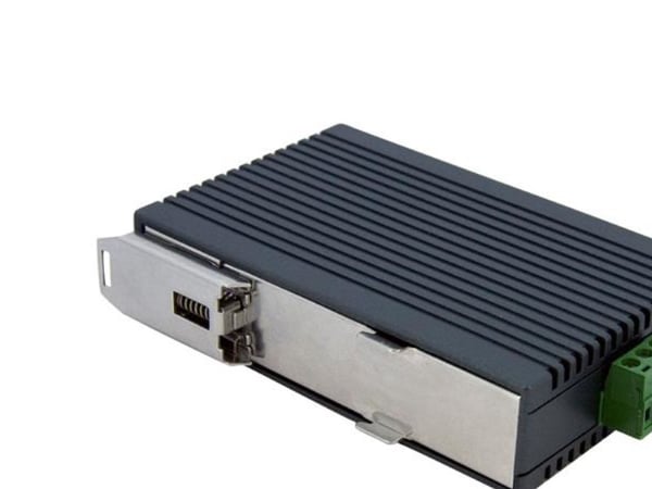 StarTech.com IES5102, Hallitsematon, Fast Ethernet (10/100), Täysin kaksipuolinen, Telineasennus