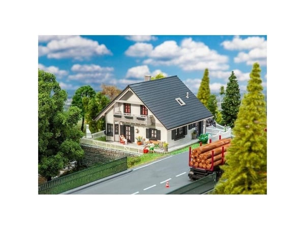Renoverbar enebolig H0 Faller 130640