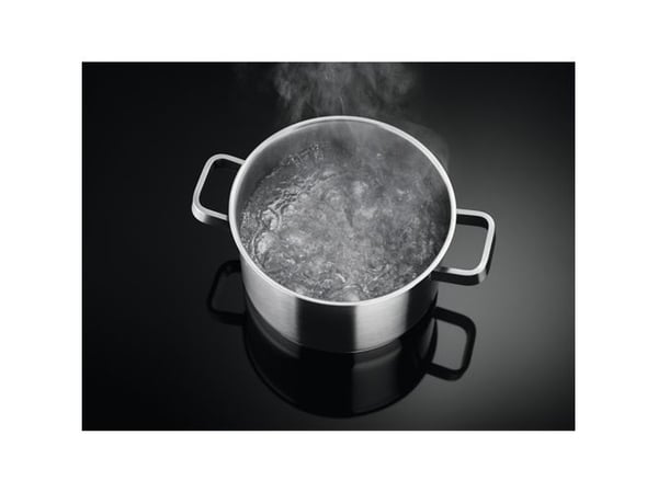 Electrolux EIT61443B - Induksjonskomfyrtopp - 4 plater - Nisje - bredde: 56 cm - dybde: 49 cm - med avfaset front - svart