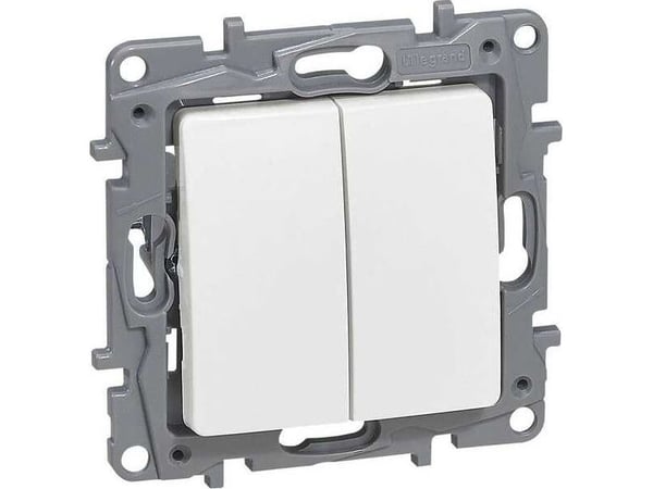 Legrand trappbrytare 10AX + tryckknapp 6A vit (764509)