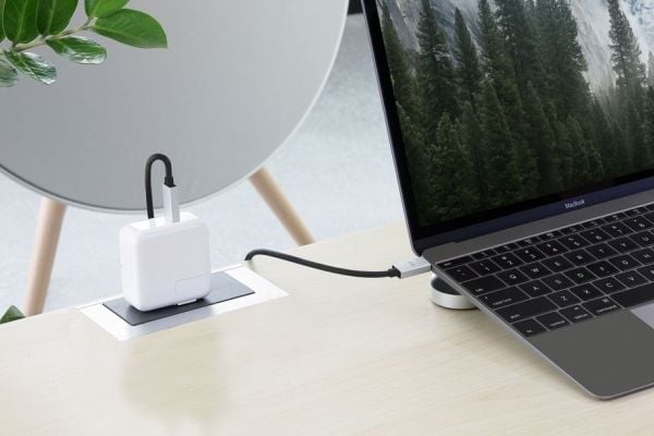 JustMobile AluCable USB-C - USB, 2 m, USB C, USB C, Musta, Valkoinen