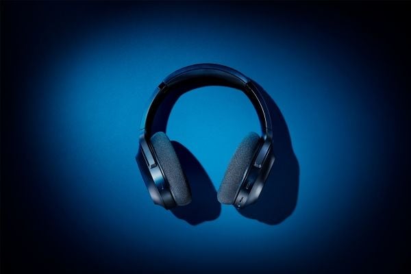 Razer Barracuda - Hodesett - full størrelse - Bluetooth / 2,4 GHz radiofrekvens - trådløs - lydisolerende