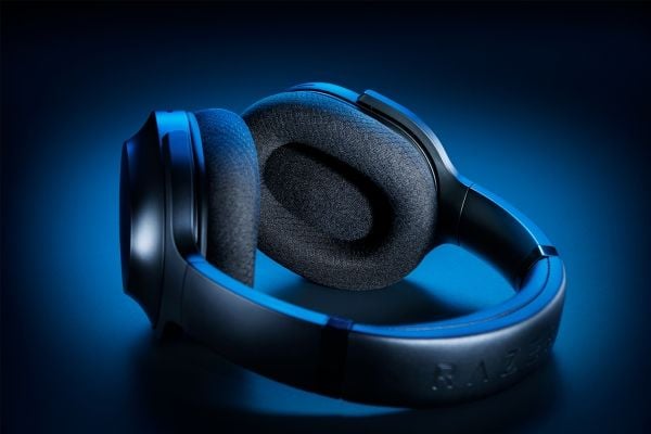 Razer Barracuda - Hodesett - full størrelse - Bluetooth / 2,4 GHz radiofrekvens - trådløs - lydisolerende