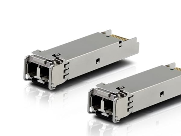 Ubiquiti UACC-OM-MM-10G-D - SFP+ transceivermodul - 10GbE - LC multimodus - opp til 300 m - 850 nm (en pakke 20)