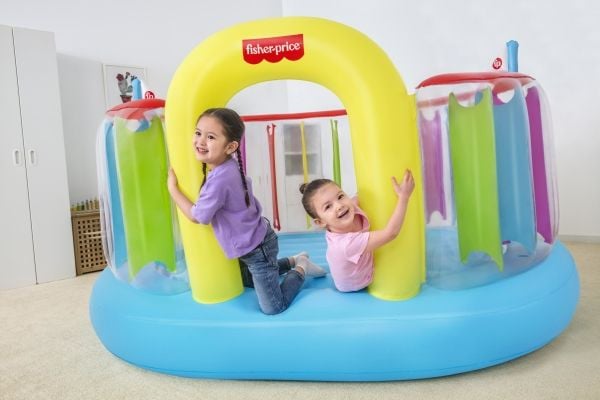Bestway 93561 - Fisher-Price Hoppeslott 226 x 175 x 138 cm inkl. elektrisk pumpe