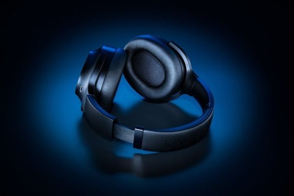 Razer Barracuda Pro - Hodesett - full størrelse - Bluetooth / 2,4 GHz radiofrekvens - trådløs - aktiv støydemping - lydisolerende