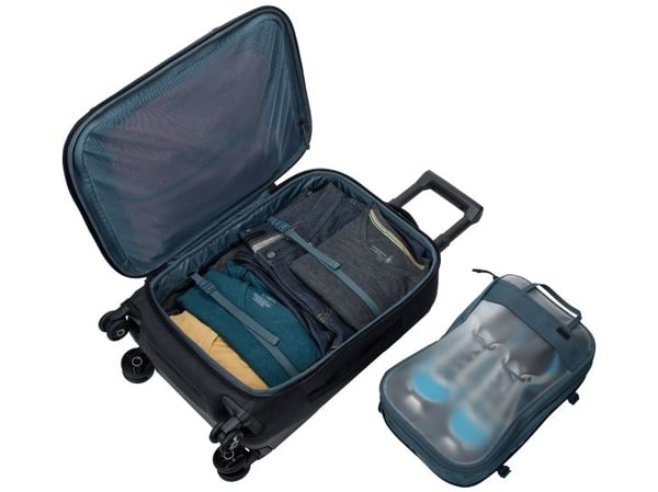 Thule Aion TARS122 - Black, Vaunu, Soft shell, Musta, Black, Polyesteri, Kierrätetty polyesteri