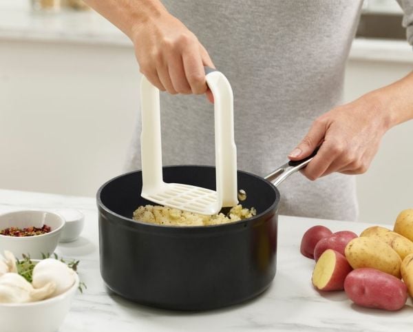 Joseph Joseph Easy-Mash, Tradisjonell potetpresse, Grå, Hvit, 1 stykker, 120 mm, 70 mm, 165 mm