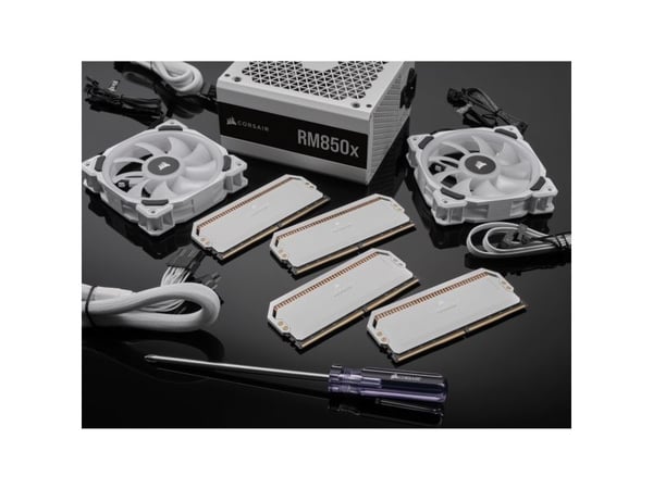 CORSAIR Dominator Platinum RGB - DDR5 - sett - 64 GB: 2 x 32 GB - DIMM 288-pin - 5600 MHz / PC5-44800 - CL40 - 1.25 V - hvit
