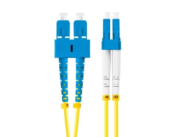 Lanberg - Patch-kabel - SC/UPC enkelläge (hane) till LC/UPC enkelläge (hane) - 5 m - 3 mm - fiberoptisk - duplex - 9 / 125 mikrometer - G.657.A1 - ...