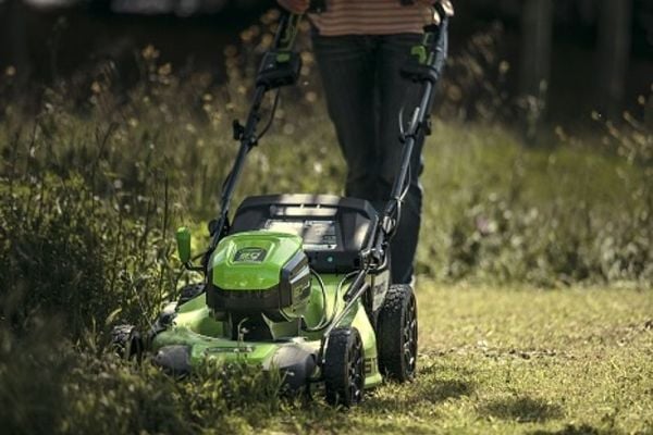 Batteridrevet gressklipper Greenworks 60V børsteløs motor, 51 cm sett, lader + 1 batteri 4Ah (GD60LM51SPK4)