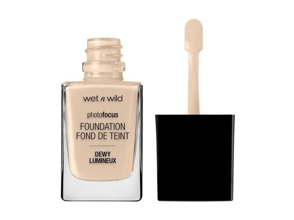 Wet n Wild Photo Focus Dewy pitkäkestoinen kasvovesi Nude Ivory 28ml