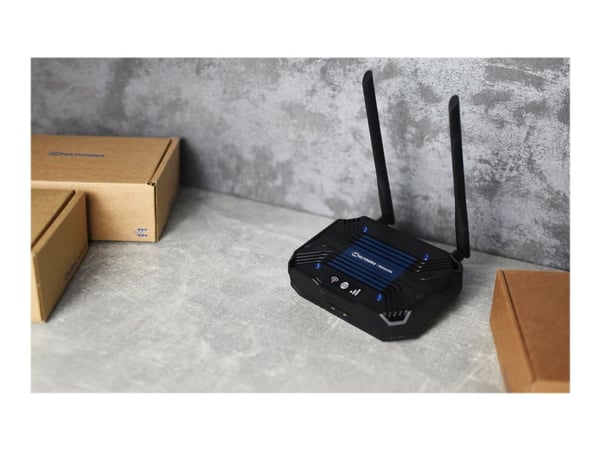 Teltonika TCR100, Wi-Fi 5 (802.11ac), Kaksitaajuus (2,4 GHz/5 GHz), Ethernet LAN, 4G, Musta, Pöytäreititin