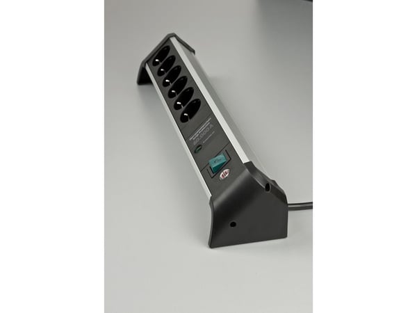 Brennenstuhl 1391020600, 3 m, 6 AC-pistorasia(a), Sisätila, Kulmikas, IP20, Musta, Hopea