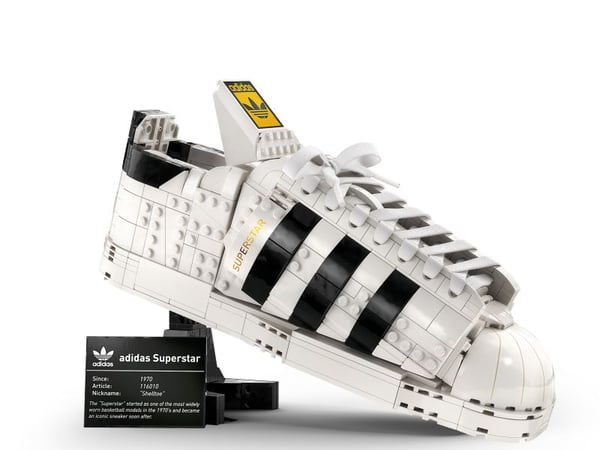 LEGO Icons 10282 adidas Originals Superstar
