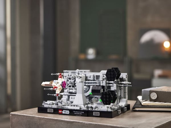 LEGO Star Wars 75329 Death Star Trench Run Diorama