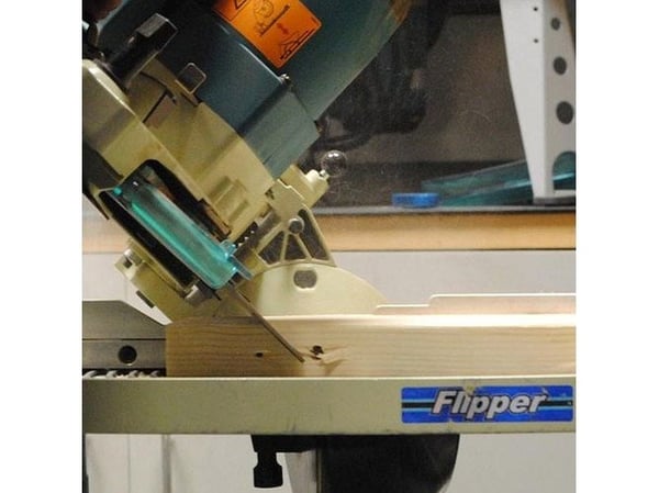 Makita LF1000 - Kombi gjærsag - 1650 W - 260 mm