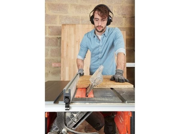 BLACK+DECKER BES720-QS - Bordssåg - 1800 W - 254 mm
