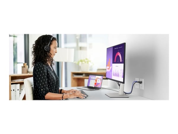Dell P3223QE - LED-näyttö - 31,5" - 3840 x 2160 4K @ 60 Hz - IPS - 350 cd/m² - 1000:1 - 5 ms - HDMI, DisplayPort, USB-C - 3 vuoden laajennetulla va...