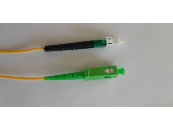 LWL1FaserPatchk 75mtrLCAPCSCAPC 9125u OS2 G657A2 AD2mm LC hat flexible Knickschutztülle Synergy21