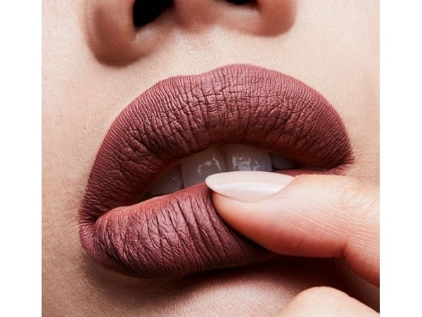 MAC Retro Matte Liquid Lipcolor toppad med Brandy, 5 ml