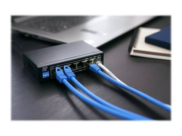Extralink KRIOS - Switch - ikke-styrt - 4 x 10/100/1000 (PoE+) + 2 x 10/100/1000 (opplink) - stasjonær - PoE+ (60 W)