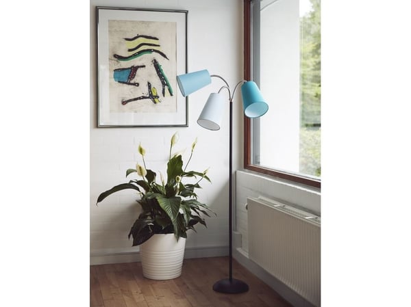 GULVLAMPE SALSA SORT MED A-P-L-SKJERM